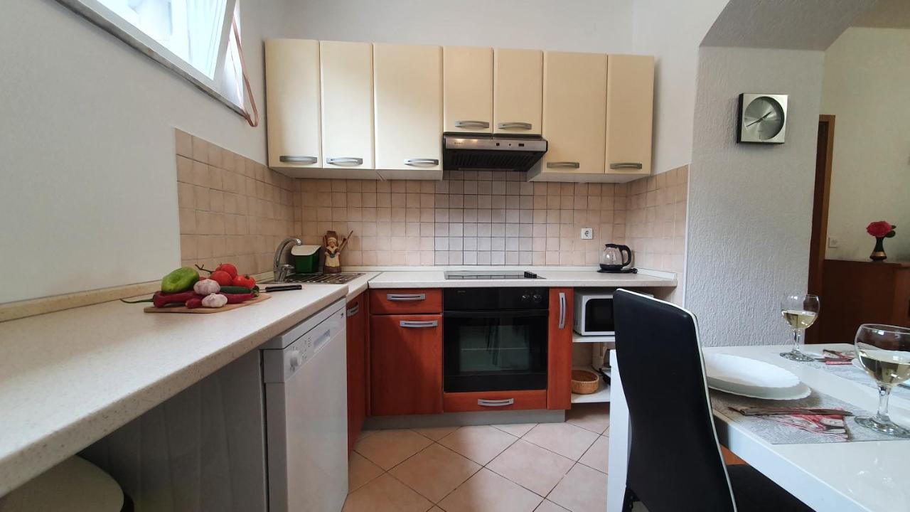 Apartments Anamarija Опатия Экстерьер фото